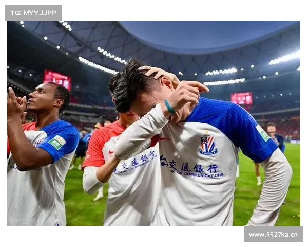 中国足协重拳出击严惩赛场暴力 中超三球员被禁赛半年 中国足协重拳出击严惩赛场暴力 中超三球员被禁赛半年